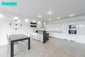 Pronájem nadstandardního bytu 3+kk s terasami a parkováním na ulici Rokycanova v Olomouci, cena 23900 CZK / objekt / měsíc, nabízí Musil reality