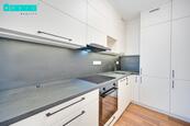 Nabízíme k pronájmu novostavbu luxusního bytu nacházející se na ul. Třída Jiřího Pelikána v Olomouci, cena 16900 CZK / objekt / měsíc, nabízí 