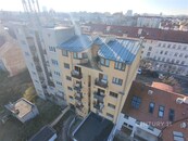 Exkluzivní Apartmán 6+1 na prodej s Balkonem a Terasou, Vynikající Stav a Panoramatický Výhled, Palackého třída, Královo Pole, Brno, Ihned K Dispozici, cena cena v RK, nabízí 